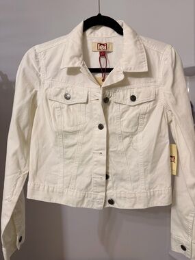 lei White Denim Trucker Jacket